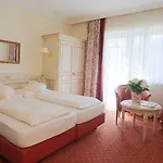 Pienzenau Am Schlosspark Hotel 4*
