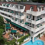 Pienzenau Am Schlosspark Hotel Merano