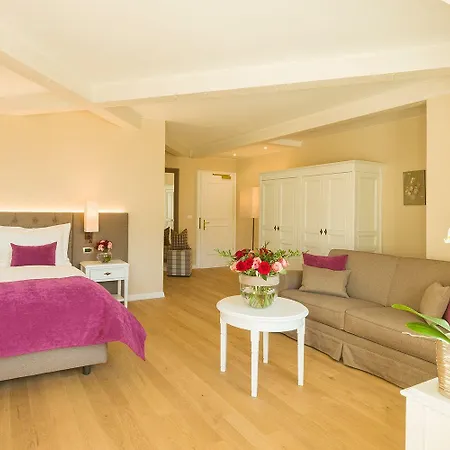 Pienzenau Am Schlosspark 4*