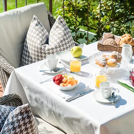 Pienzenau Am Schlosspark