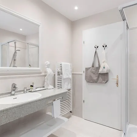 Hotel Pienzenau Am Schlosspark 4*