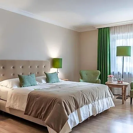 Pienzenau Am Schlosspark Hotel 4*