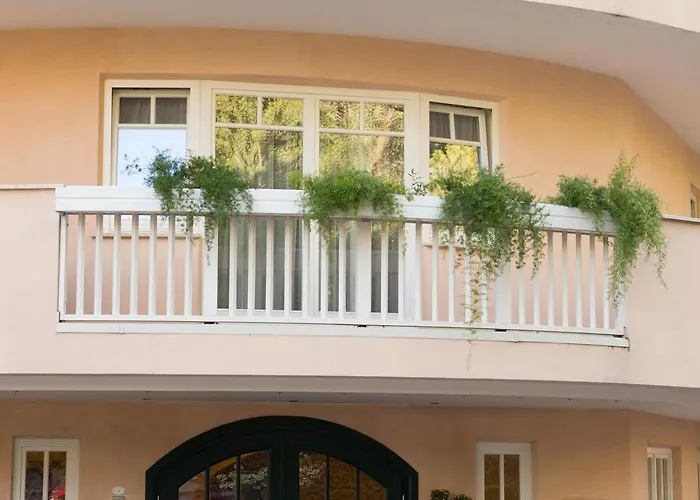 Pienzenau Am Schlosspark Hotel Merano