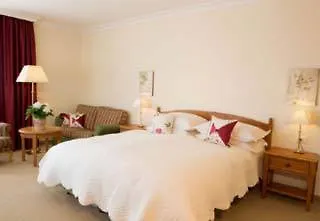 Pienzenau Am Schlosspark